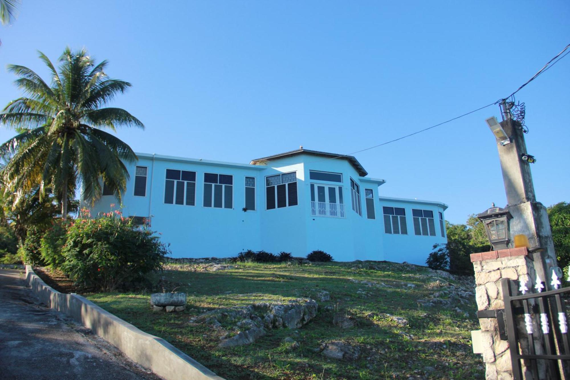 Sunshine Lodge: Your Home Away From Home Бухта Монтего Экстерьер фото