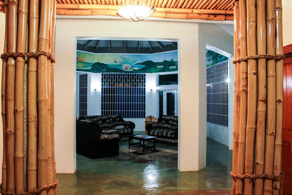 Sunshine Lodge: Your Home Away From Home Бухта Монтего Экстерьер фото