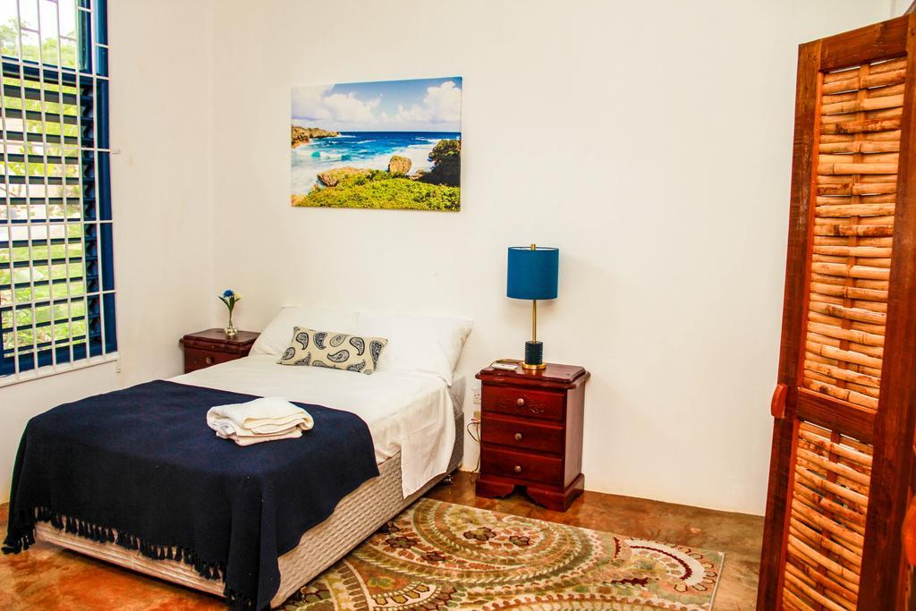Sunshine Lodge: Your Home Away From Home Бухта Монтего Экстерьер фото