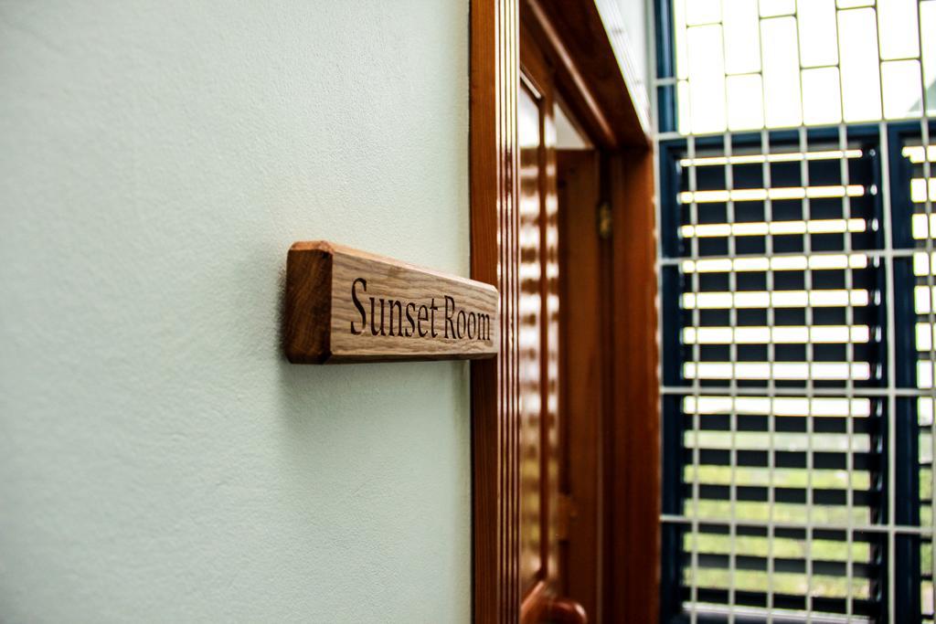 Sunshine Lodge: Your Home Away From Home Бухта Монтего Экстерьер фото