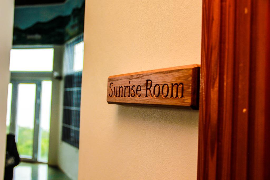 Sunshine Lodge: Your Home Away From Home Бухта Монтего Экстерьер фото
