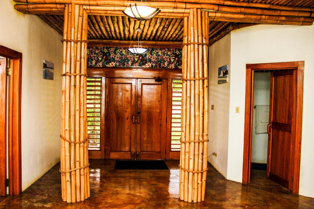 Sunshine Lodge: Your Home Away From Home Бухта Монтего Экстерьер фото