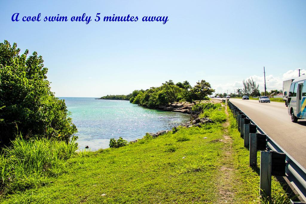 Sunshine Lodge: Your Home Away From Home Бухта Монтего Экстерьер фото