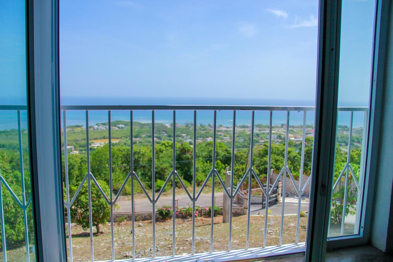 Sunshine Lodge: Your Home Away From Home Бухта Монтего Экстерьер фото
