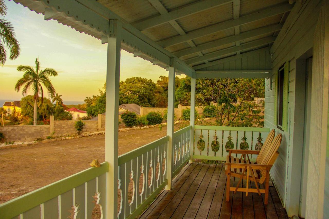 Sunshine Lodge: Your Home Away From Home Бухта Монтего Экстерьер фото